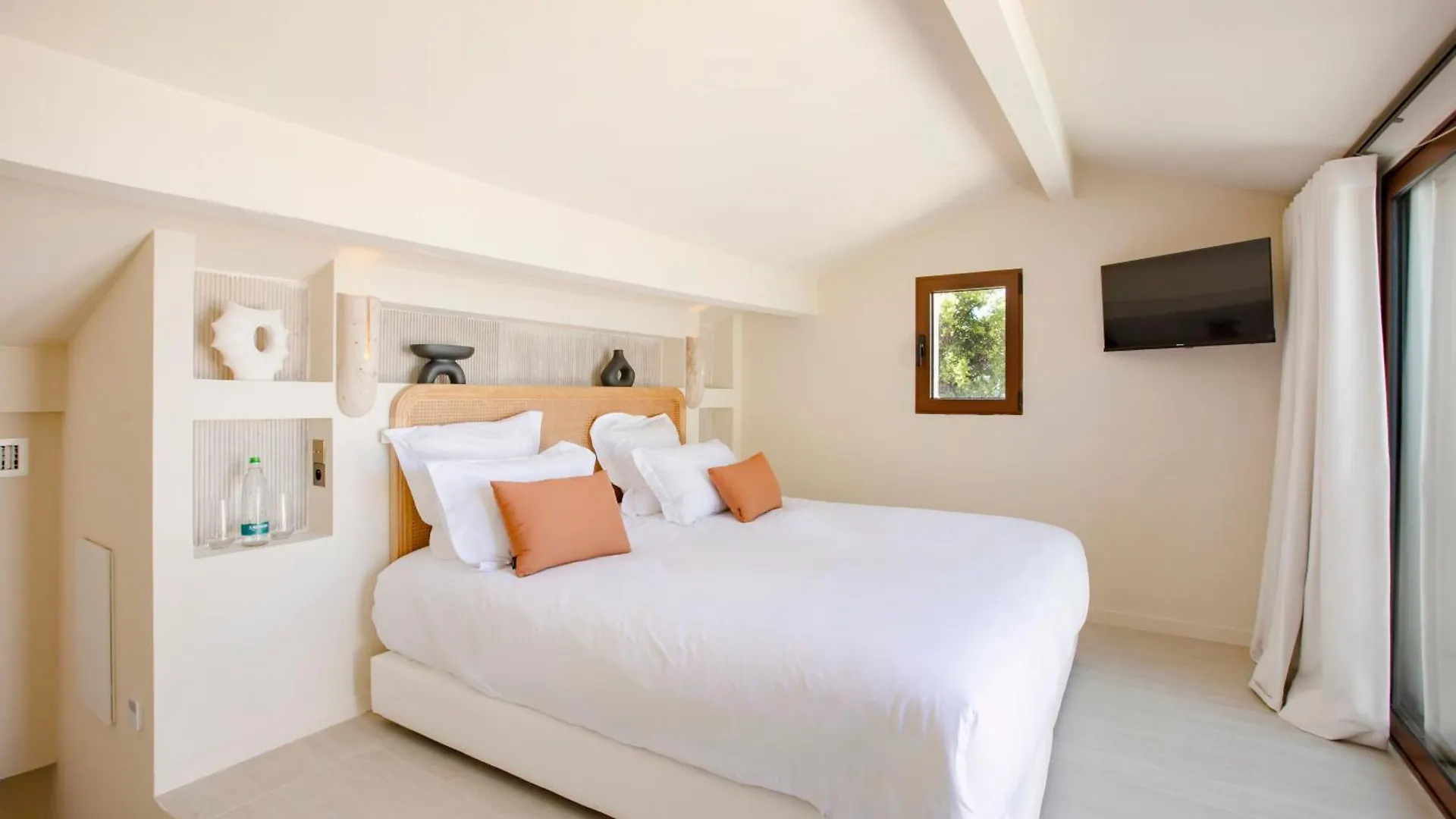 Tinah Saint-Tropez Hotel