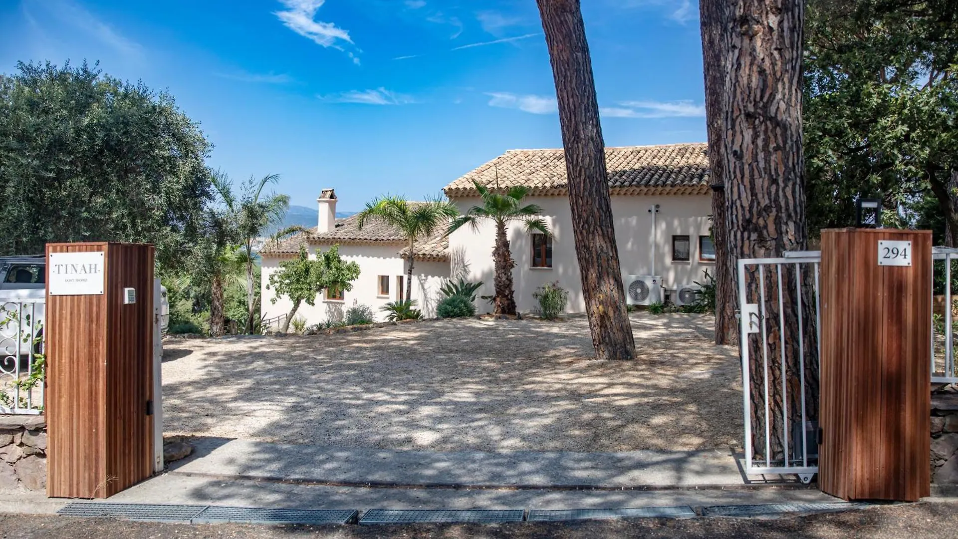 Tinah Saint-Tropez Hotel