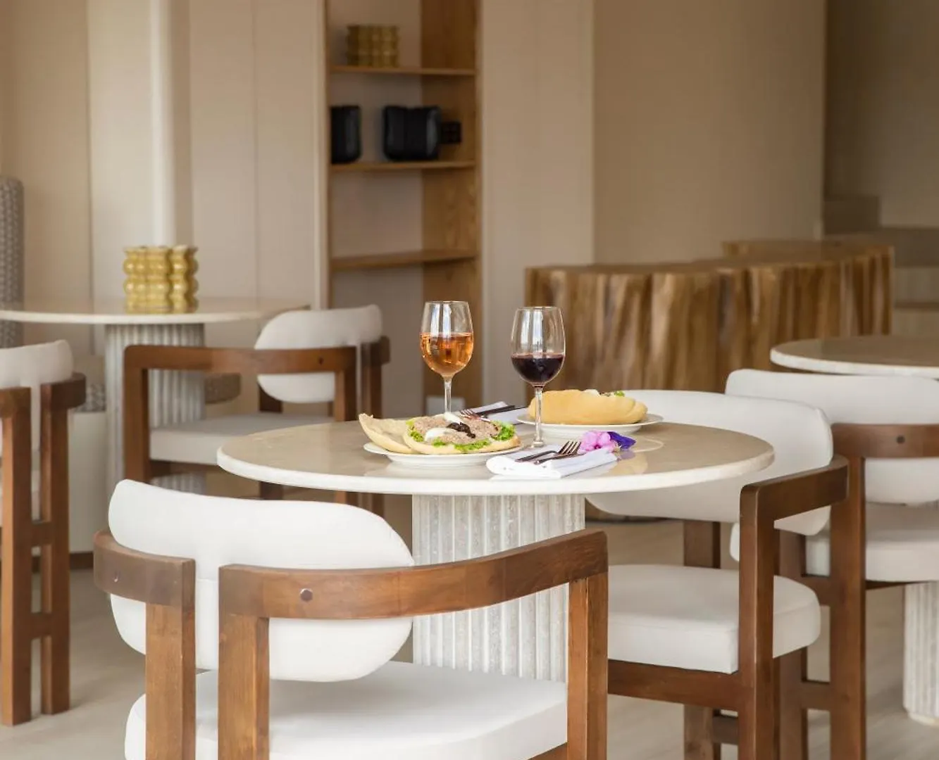 Tinah Saint-Tropez Hotel
